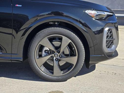 2025 Audi Q5 Prestige TFSI quattro S tronic