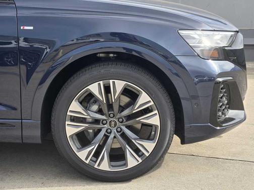 2026 Audi Q8 55 Premium Plus