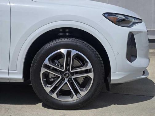 2025 Audi Q5 Premium