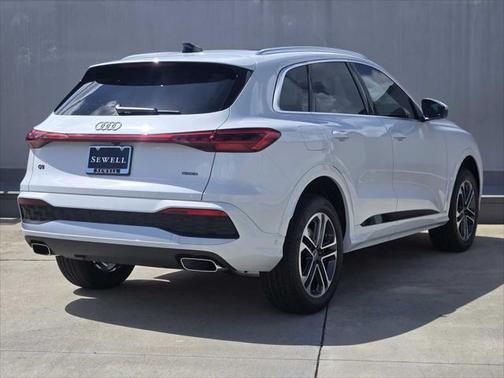 2025 Audi Q5 Premium