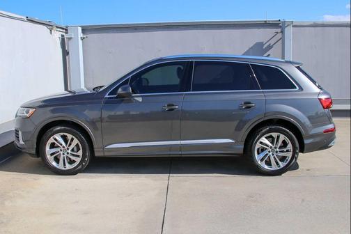 2020 Audi Q7 45 Premium Plus