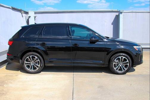 2025 Audi Q7 45 Premium Plus