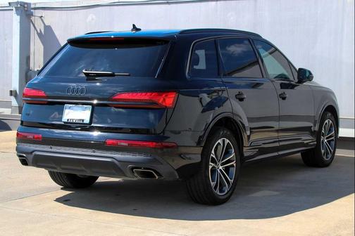 2025 Audi Q7 45 Premium Plus