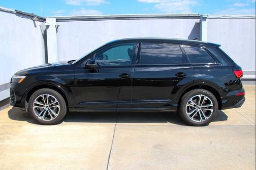 2025 Audi Q7 45 Premium Plus