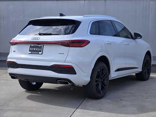 2025 Audi Q5 Premium