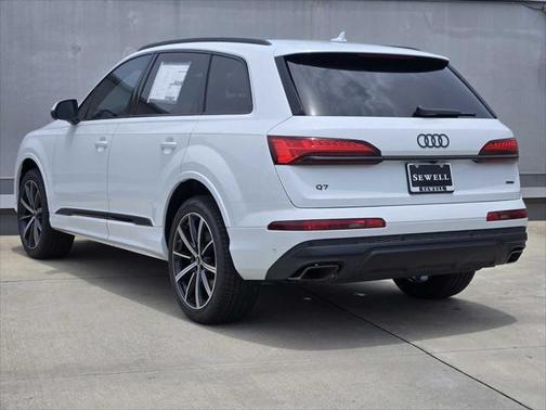 2025 Audi Q7 45 Premium Plus