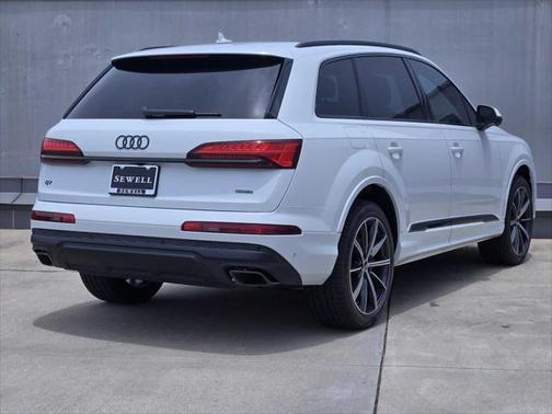 2025 Audi Q7 45 Premium Plus