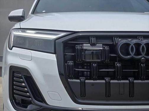 2025 Audi Q7 45 Premium Plus