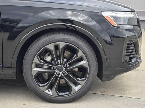 2026 Audi Q7 55 Premium Plus