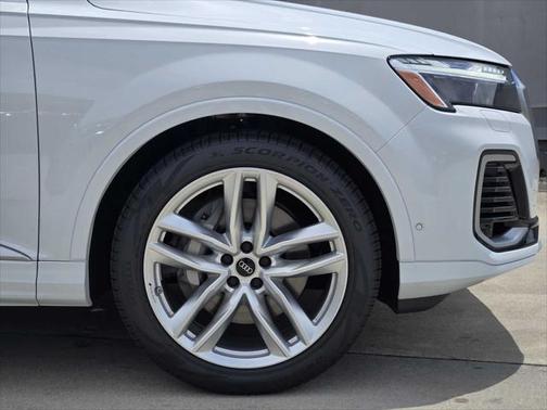 2025 Audi Q7 55 Prestige