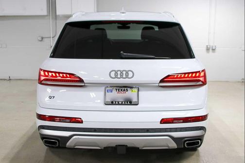 2025 Audi Q7 55 Premium Plus