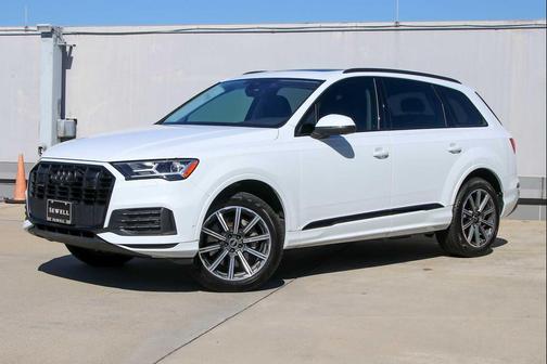 2023 Audi Q7 45 Premium Plus