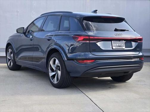 2025 Audi Q6 e-tron Prestige quattro