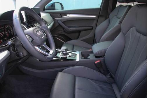 2024 Audi Q5 45 S line Premium