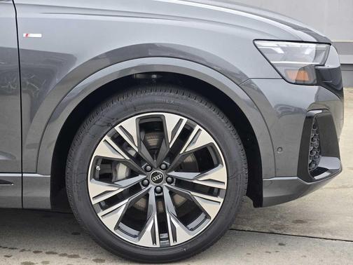 2026 Audi Q8 55 Premium Plus