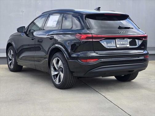 2025 Audi Q6 e-tron Premium Plus quattro