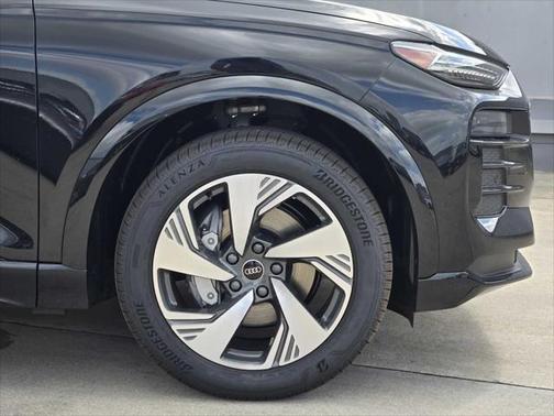 2025 Audi Q6 e-tron Premium Plus quattro