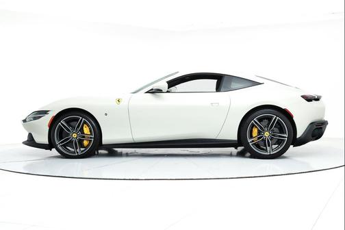 Bianco Italia 2023 Ferrari Roma Coupe
