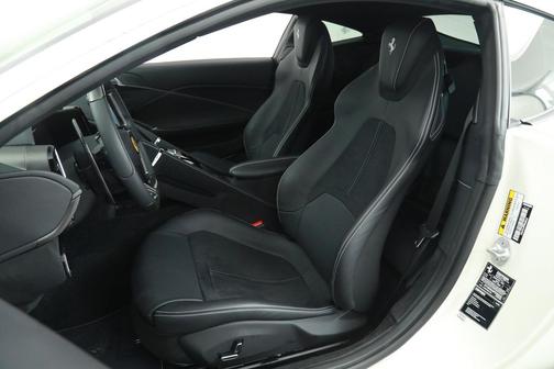 Bianco Italia 2023 Ferrari Roma Coupe