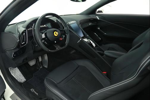 Bianco Italia 2023 Ferrari Roma Coupe
