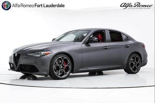 Vesuvio Gray Metallic 2023 Alfa Romeo Giulia Veloce RWD