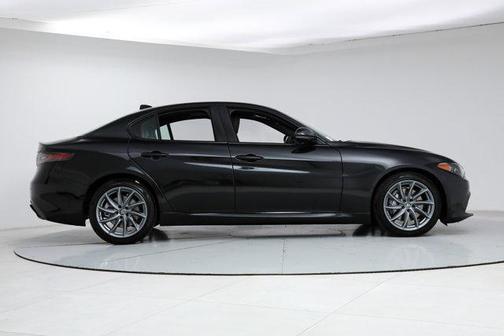 Vulcano Black Metallic 2026 Alfa Romeo Giulia RWD