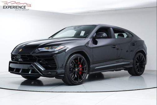 Black 2022 Lamborghini Urus