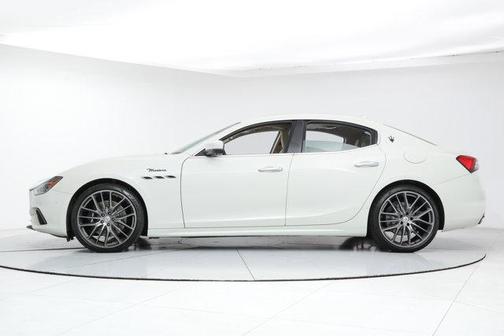 2022 Maserati Ghibli Modena Q4