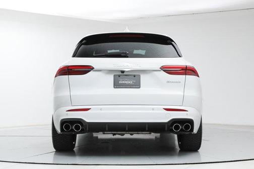 Bianco Astro Metallic 2025 Maserati Grecale AWD