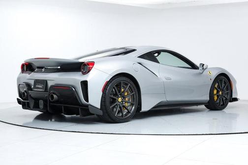 2019 Ferrari 488 Pista Base