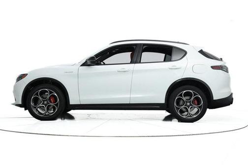 2025 Alfa Romeo Stelvio Sprint