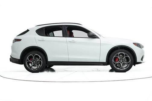 2025 Alfa Romeo Stelvio Sprint