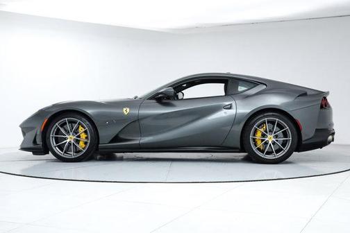 2020 Ferrari 812 Superfast Base