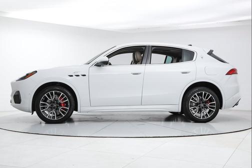 Bianco 2023 Maserati Grecale GT