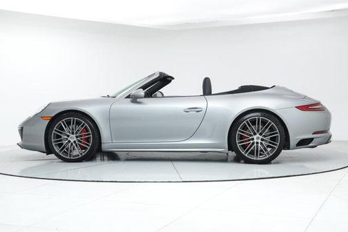 2019 Porsche 911 Carrera 4S Cabriolet