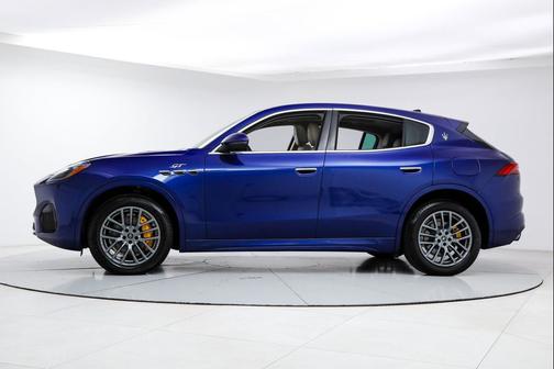 Blue 2023 Maserati Grecale GT
