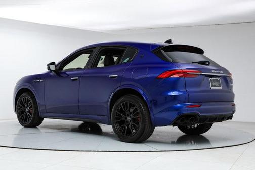 Blu Intenso Metallic 2024 Maserati Grecale Modena