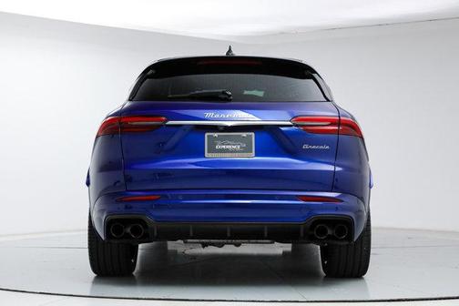 Blu Intenso Metallic 2024 Maserati Grecale Modena