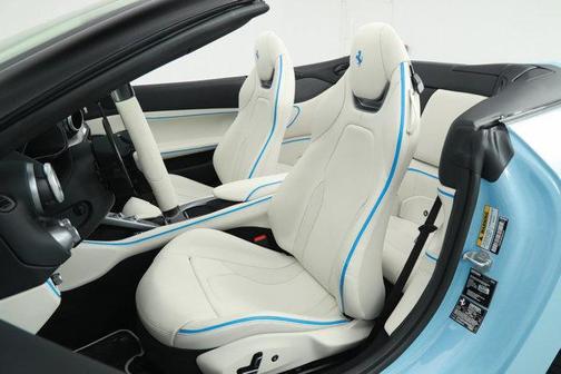 Azzurro La Plata 2023 Ferrari Portofino M Base