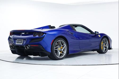 Blu Elettrico 2022 Ferrari F8 Spider Convertible