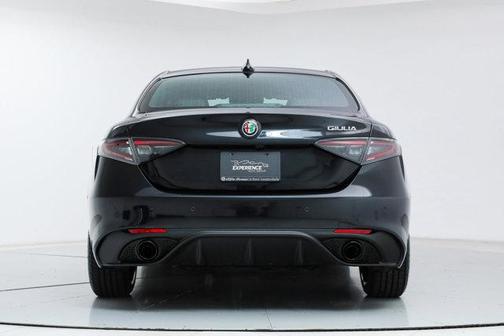 Vulcano Black Metallic 2025 Alfa Romeo Giulia RWD