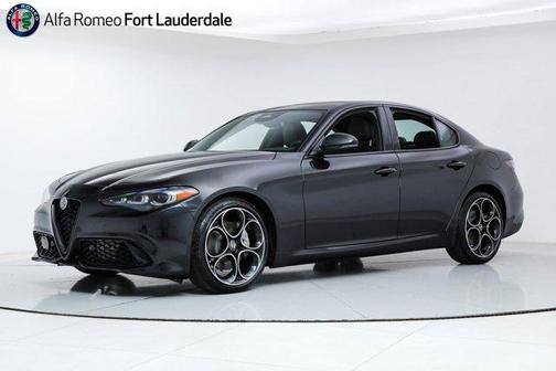 Vulcano Black Metallic 2025 Alfa Romeo Giulia RWD
