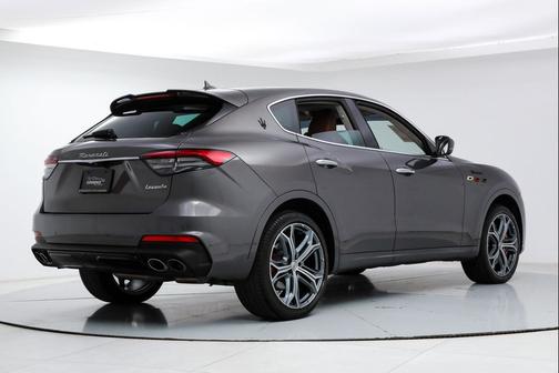 Grigio Maratea Metallic 2023 Maserati Levante Modena