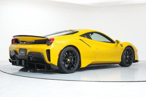 2020 Ferrari 488 Pista Base