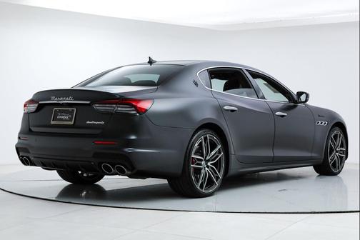 Nero Ribelle Metallic 2023 Maserati Quattroporte Modena