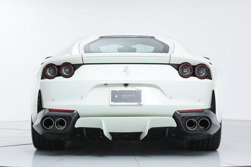 2019 Ferrari 812 Superfast Base