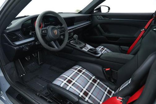 2024 Porsche 911 Carrera GTS