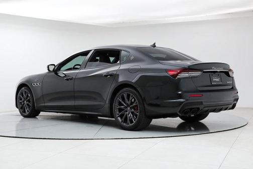 Nero Ribelle Metallic 2022 Maserati Quattroporte GT