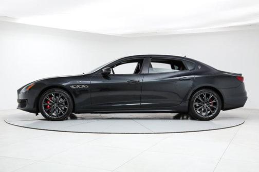 Nero Ribelle Metallic 2022 Maserati Quattroporte GT