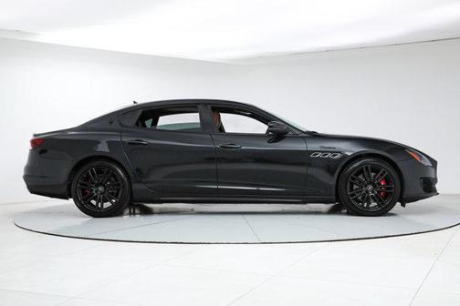 Nero Ribelle Metallic 2023 Maserati Quattroporte Modena